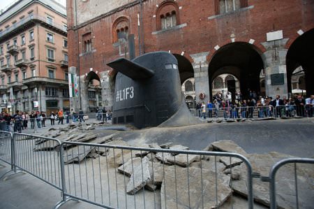 Подводная лодка всплыла в Милане